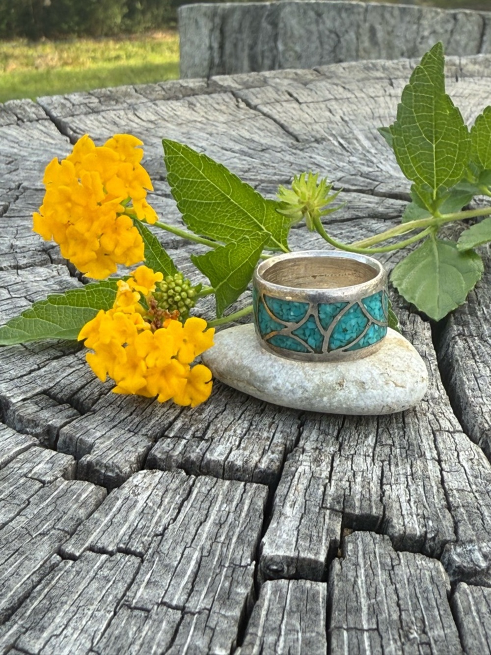 VINTAGE NATIVE AMERICAN MOSAIC TURQUOISE CHIP INLAY STERLING SILVER RING
